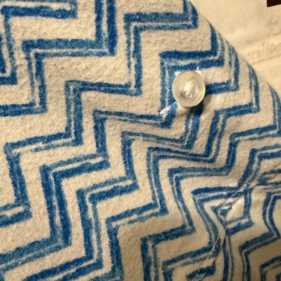 Chico’s size 3 (XL/16) turquoise blue zigzag print 3/4 roll tab sleeve top - Picture 4 of 8